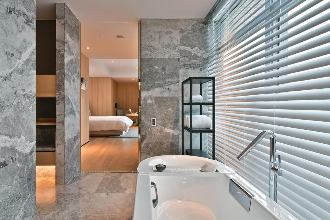 מלון גאושיונג Silks Club מראה חיצוני תמונה Bathroom